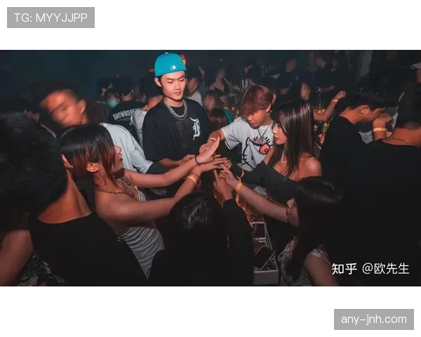 拉莫斯训练完直接去夜店蹦迪，这体力是真实存在的？